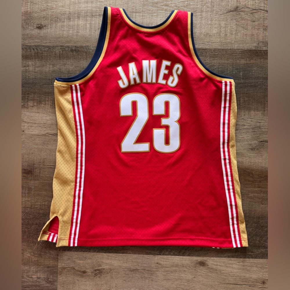 Mitchell & Ness Red and Gold Cavaliers Jersey LeBron James - Picture 2 of 3